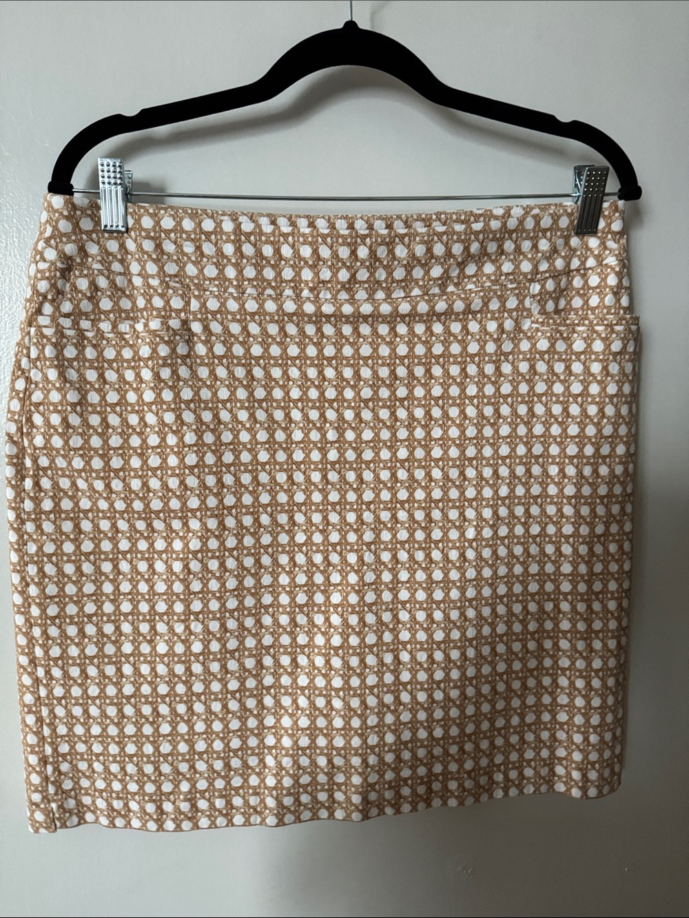 Chico's Beige and White Textured Pencil Skort